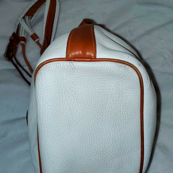 Dooney&BourkeVintageAWL White&Tan DrawstringBucketBag. TasselStyleDrawstring.EUC - Picture 14 of 16
